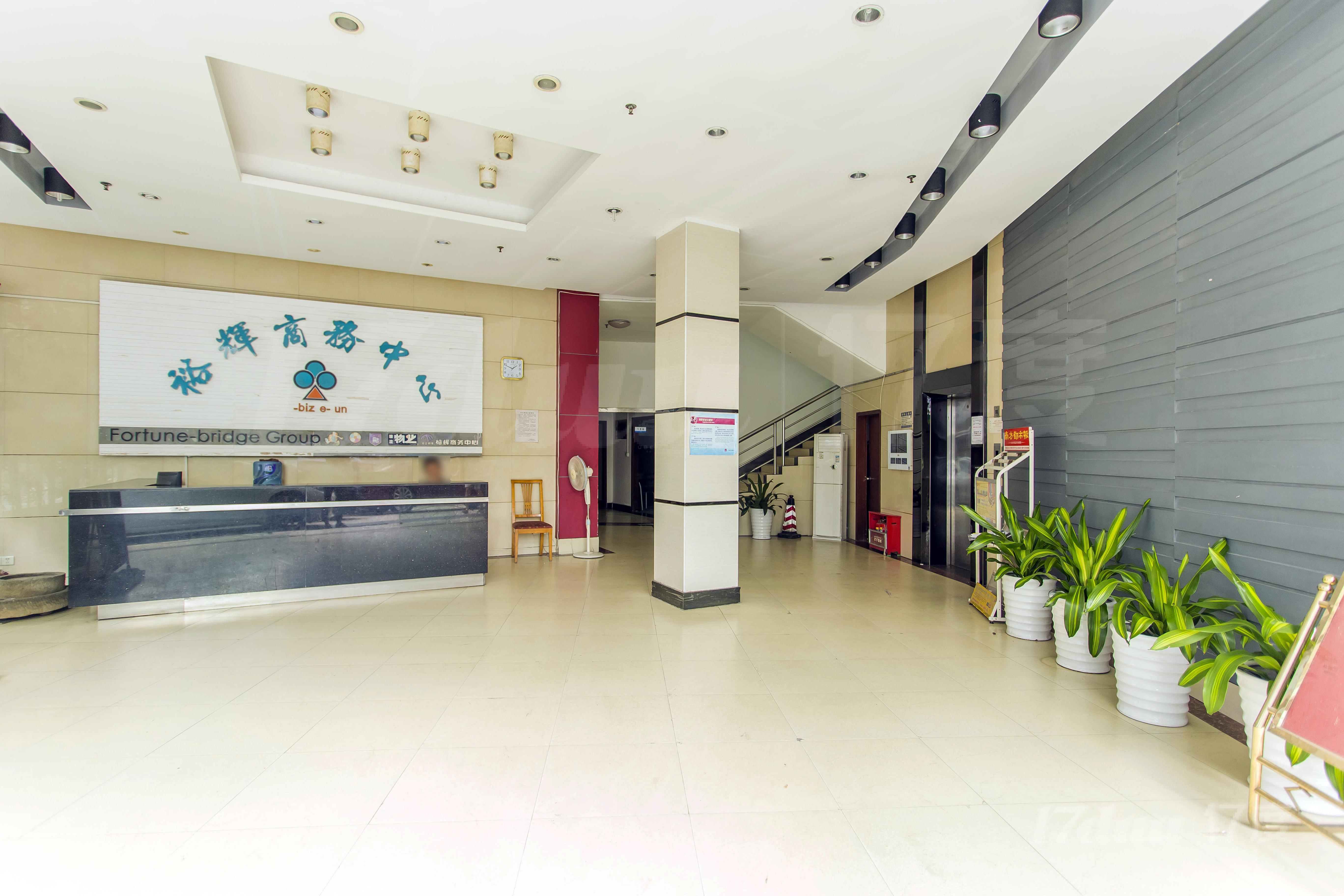 ?；陨涛裰行? width=