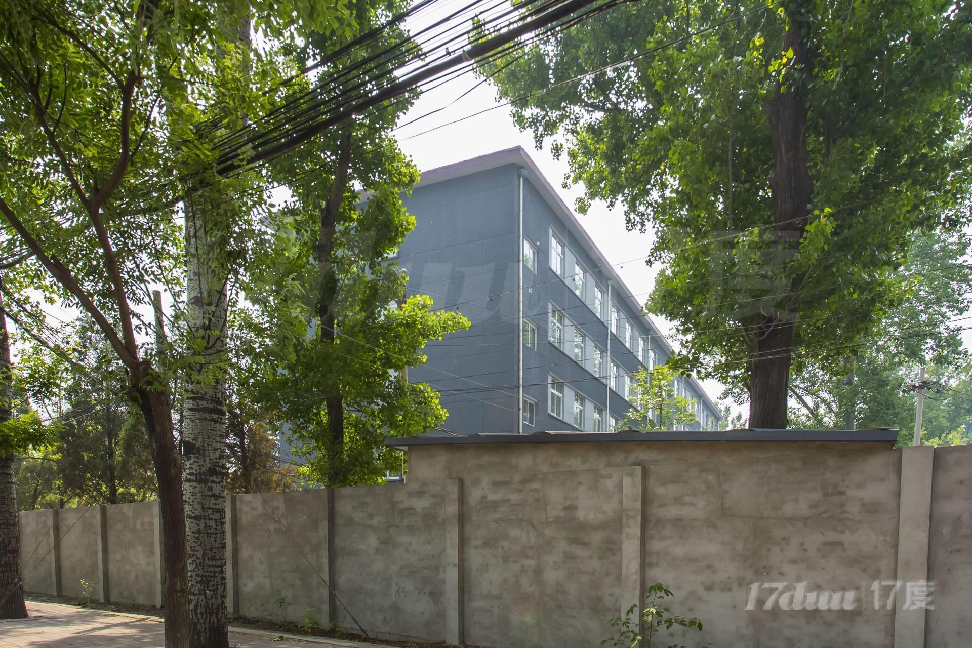 西六建材公司办公楼