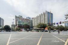 东方新城生活广场