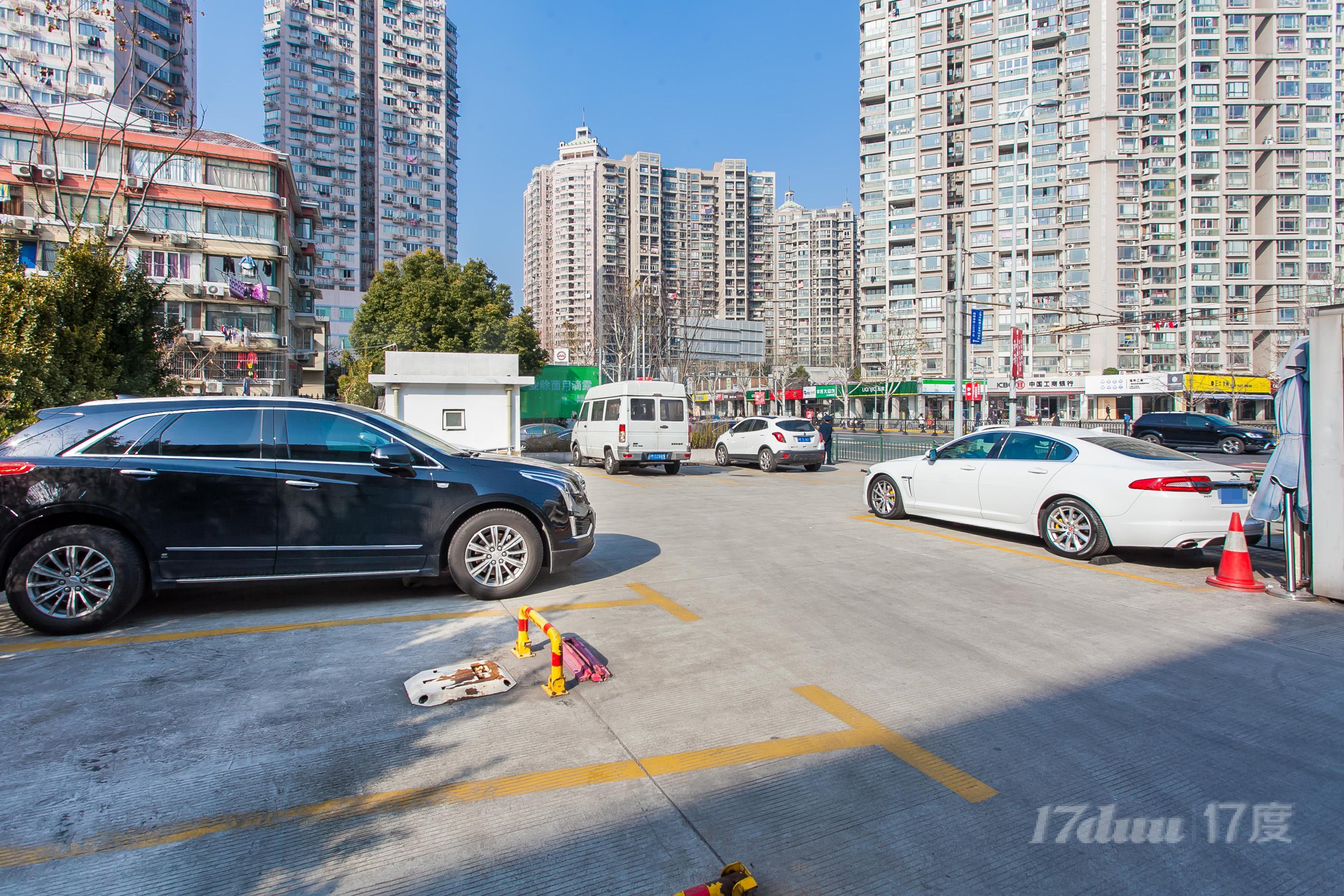 西藏南路1600号
