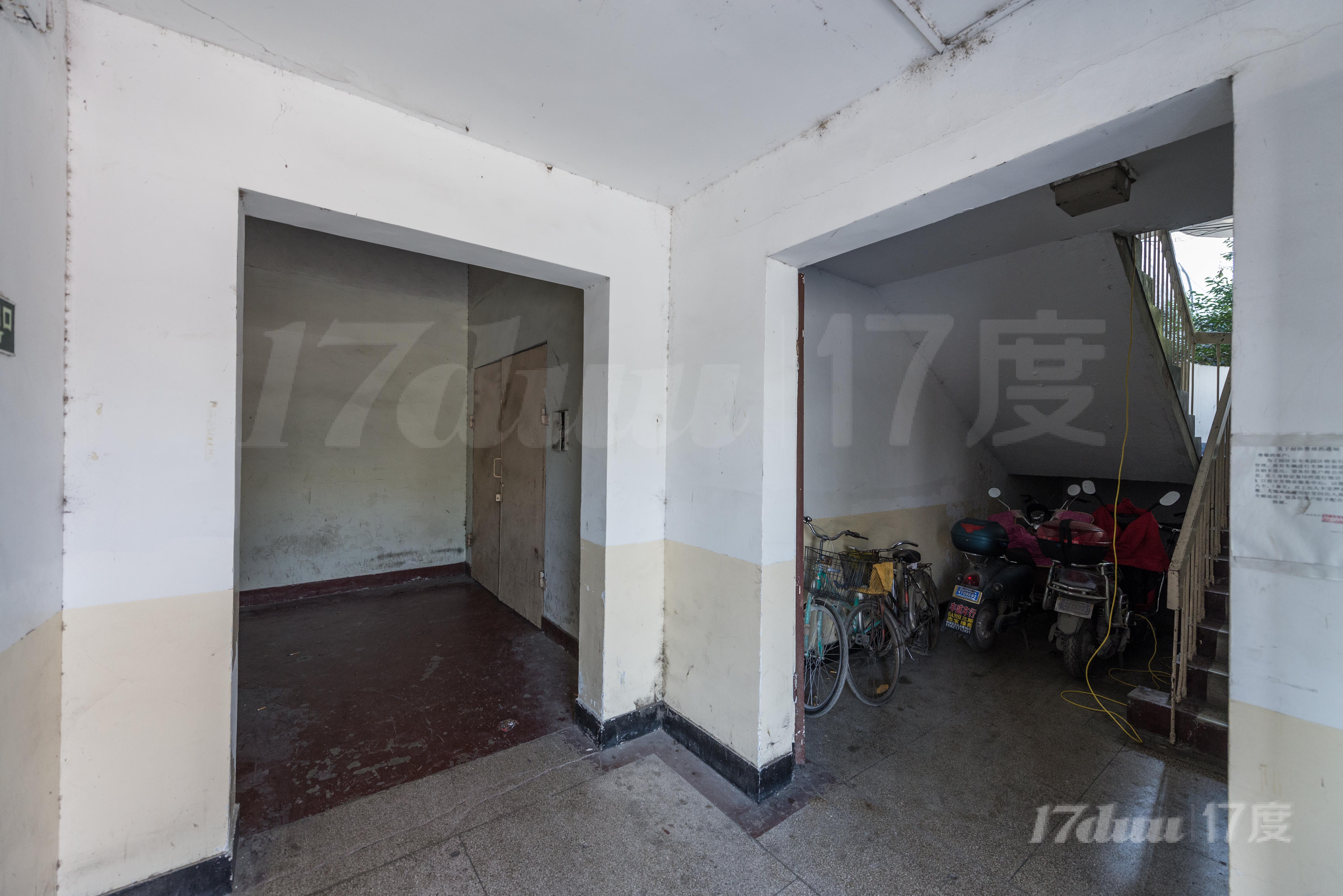 军工路1300号