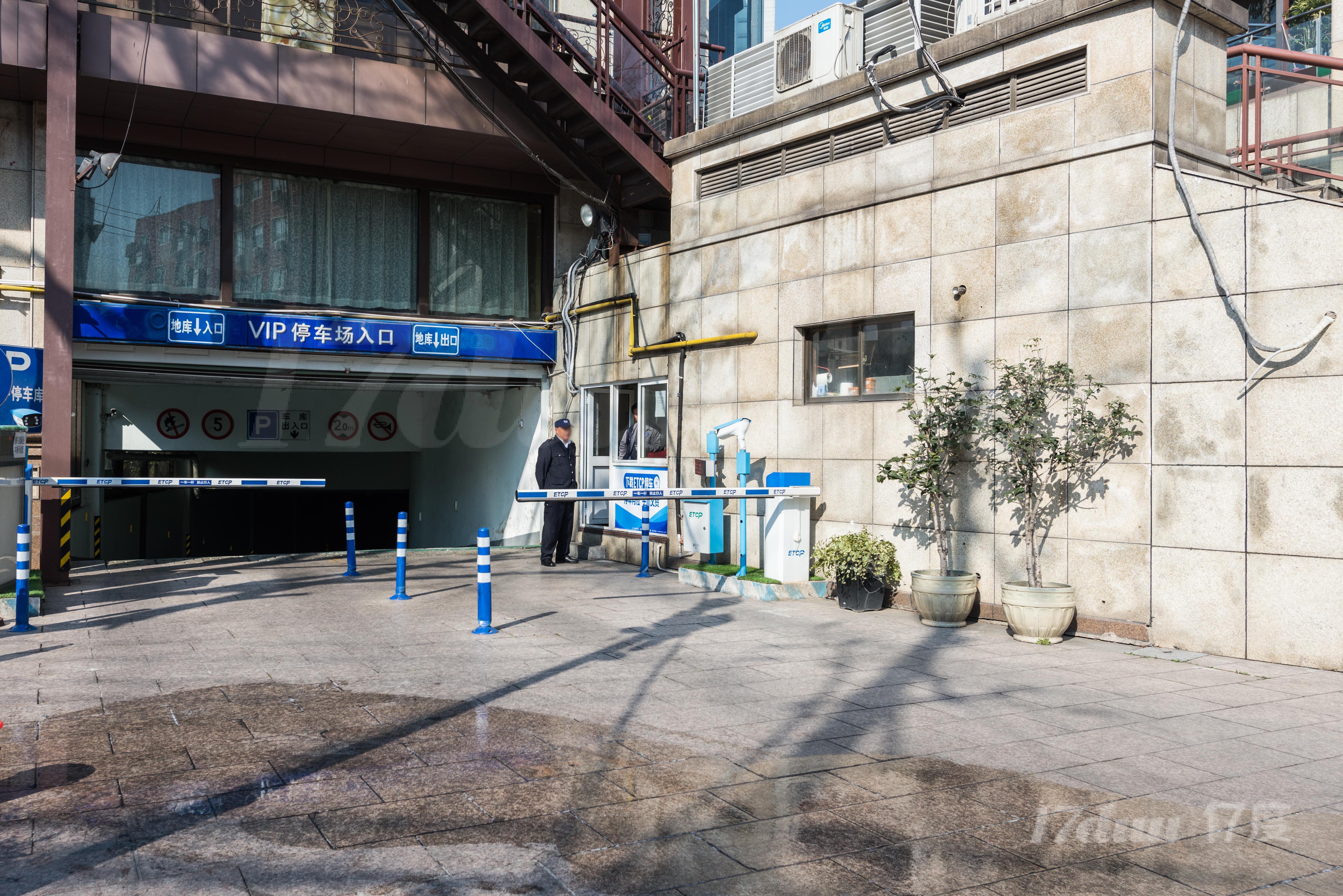 嘉顿广场