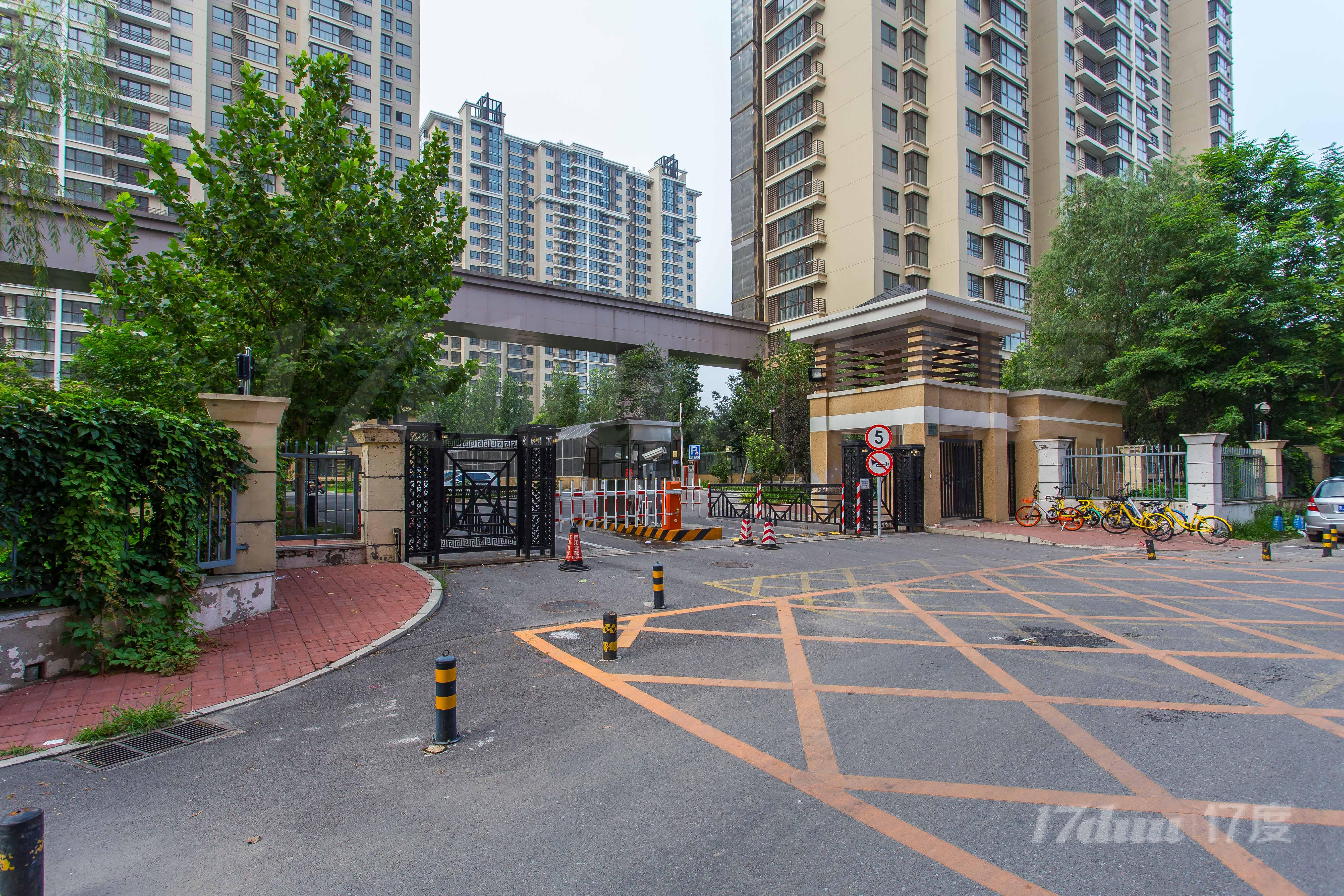 十里堡石佛营东路