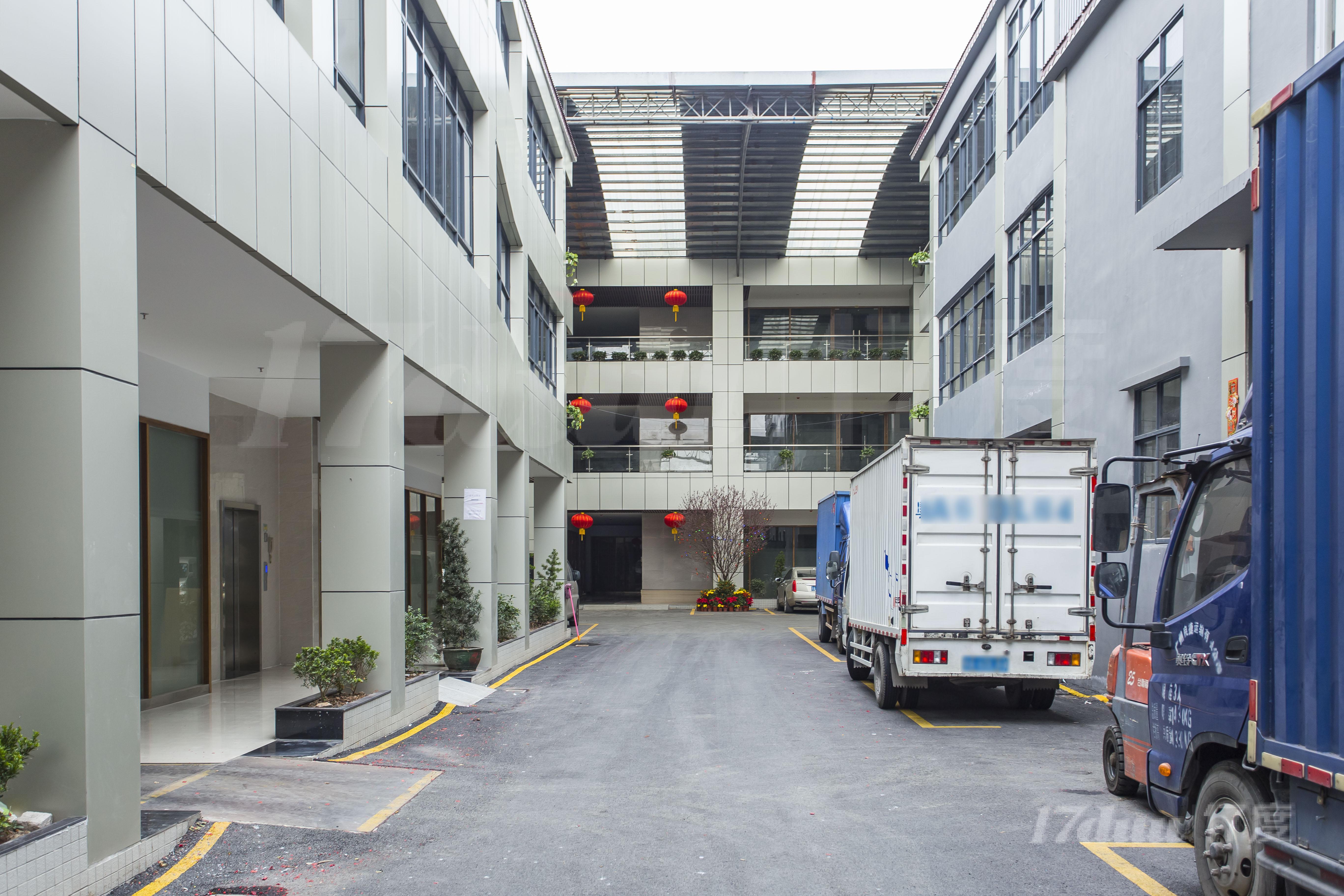 坤鸿商务
