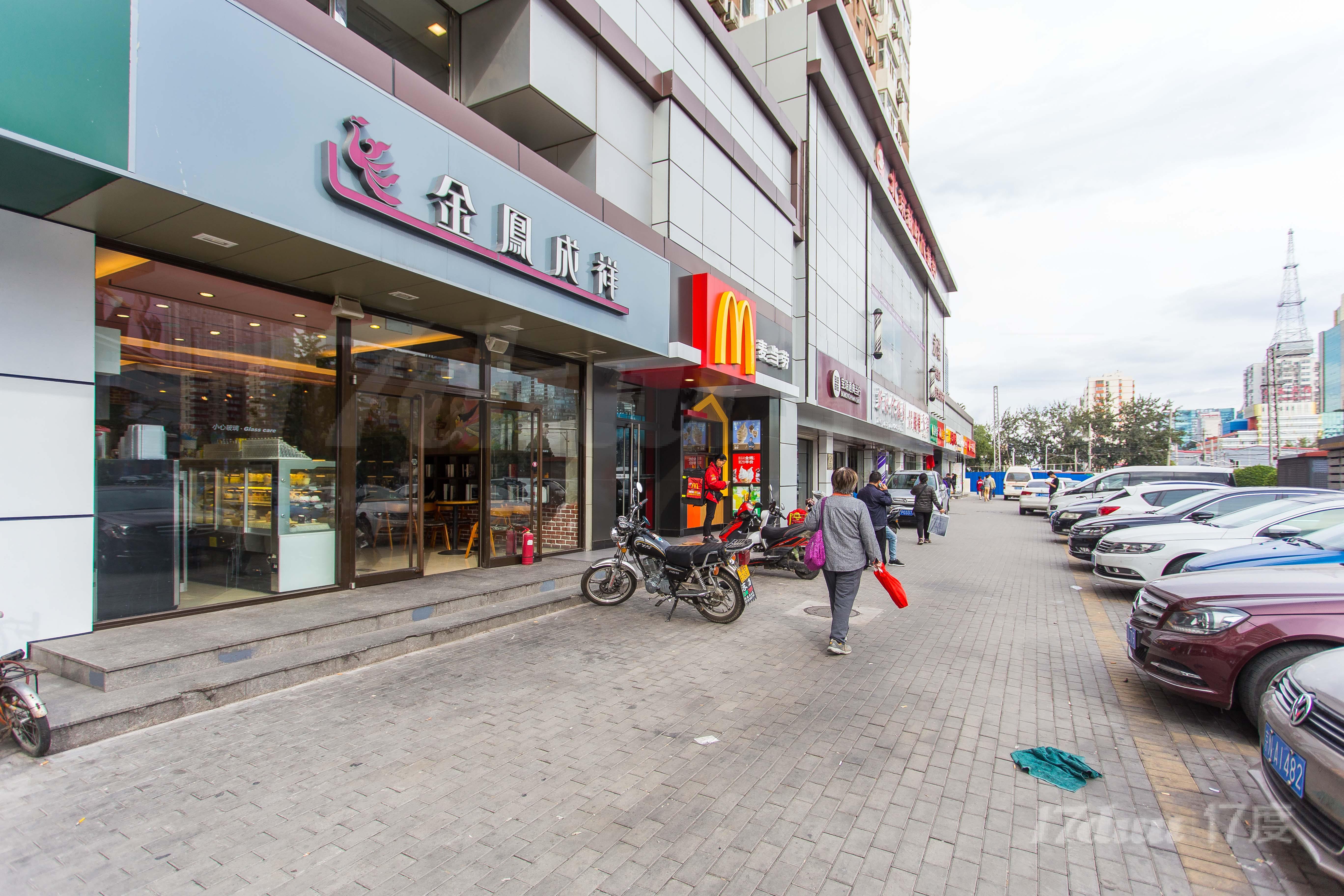东大桥工人体育场南路