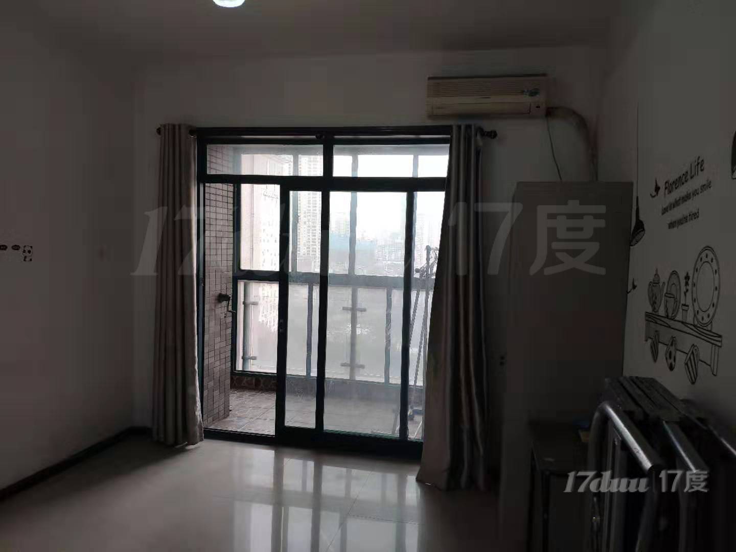 东一时区庭瑞大厦地上停车场(入口) 