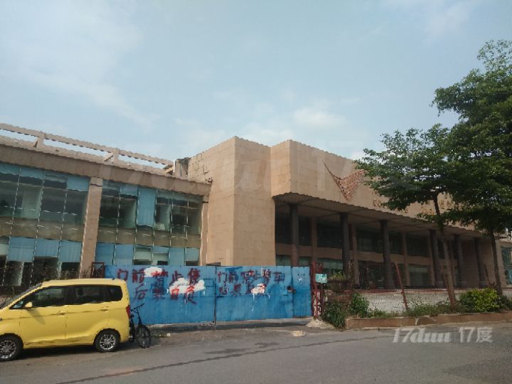 元岗路与沙太中路交叉口 