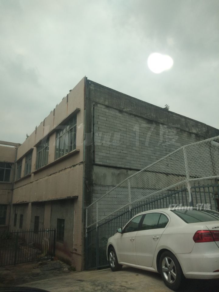 元岗路与沙太中路交叉口 