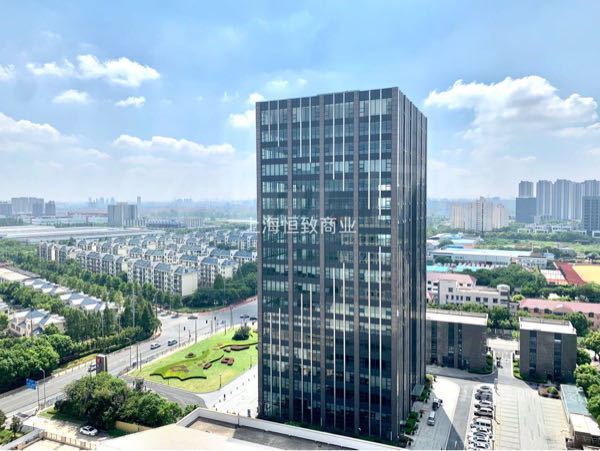 勇立大厦朝南带超大落地窗，商业产证。周边配套齐全，租金含税