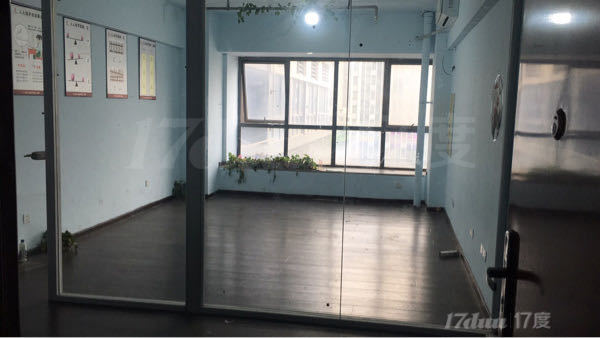 一环内，地铁口，人流量大，办公仓库均可，方