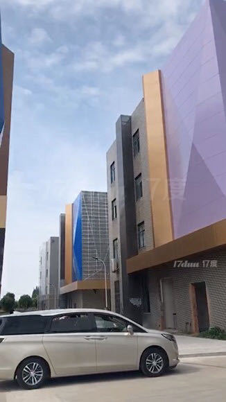 松江区茸北路88弄创意园区低价出租办公用房，楼层三层大跨度厂