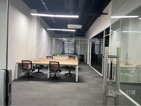 地铁口180方精装带家具