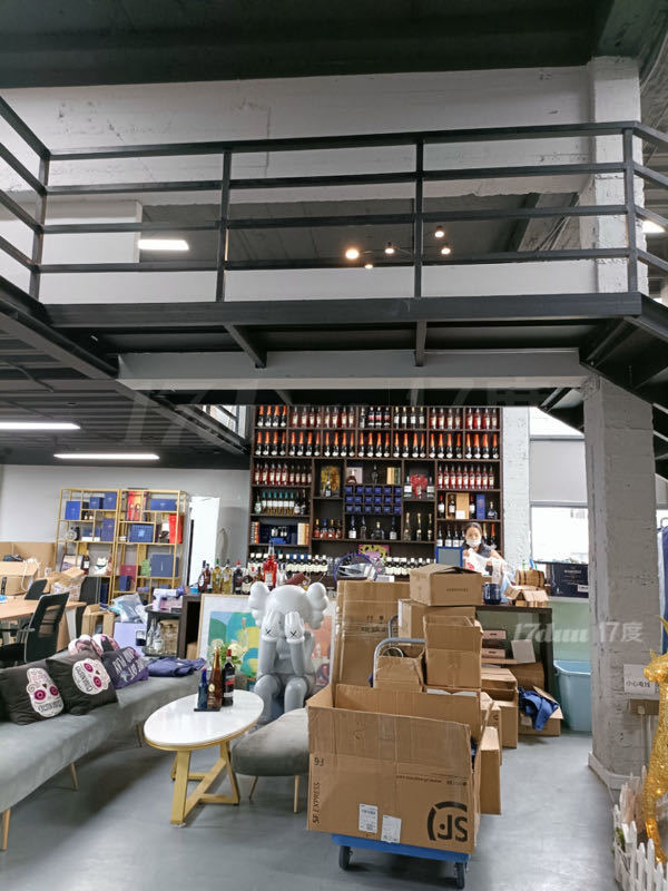 汉中路创意园区，工作室出租带家具，看苏州河景观