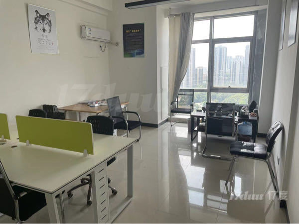小型办公室房东直租带办公桌椅空调