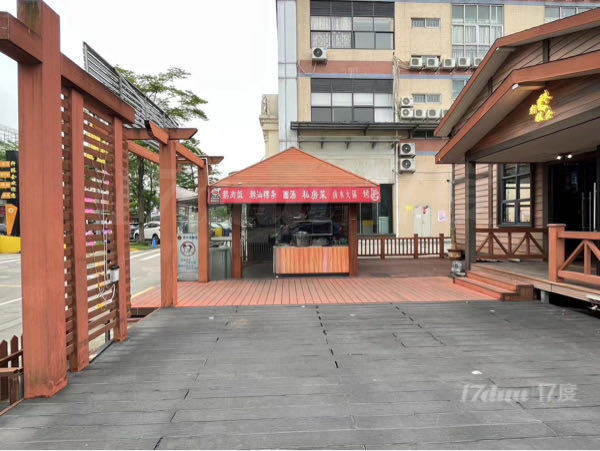 白云地铁口，独栋243方，???办公???商业，拎包入住