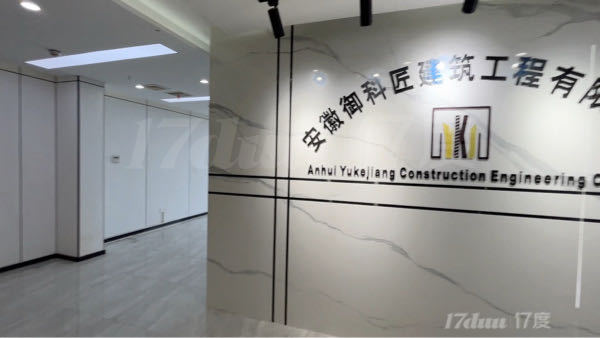 绿地中心100平 精装带家具出租