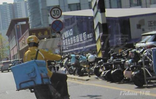 华强北地铁商业街(西区)