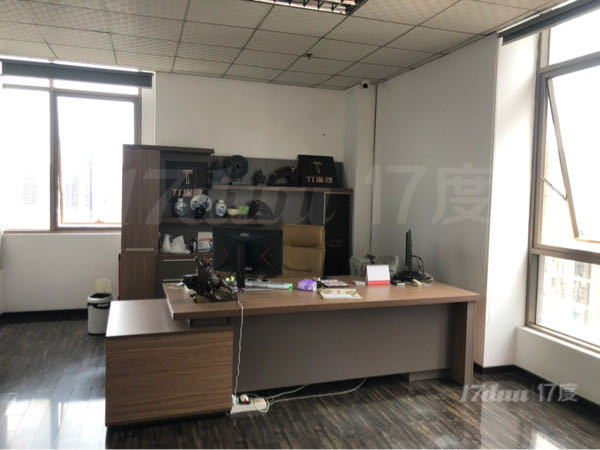 厚街5A写字楼万达商圈精装修家具配套齐全户型方正采光好