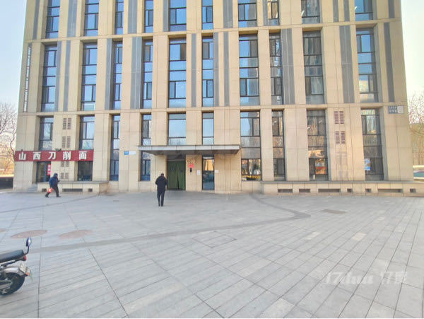 北苑地铁站中国铁建广场写字楼。