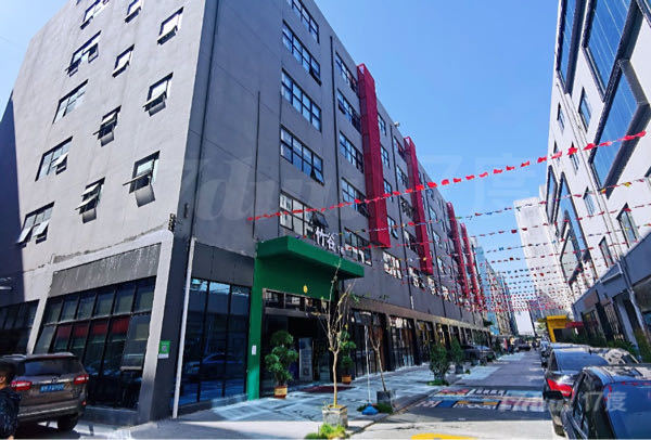 宝安西乡一楼现成精装修可办公可商业做会所接待场地出租