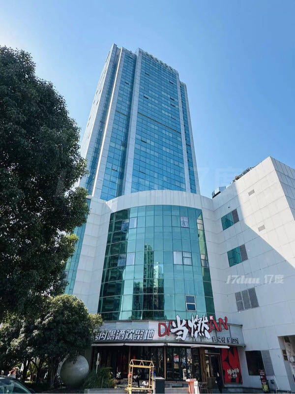 新出漕河泾开发区12号虹漕路口办公房
