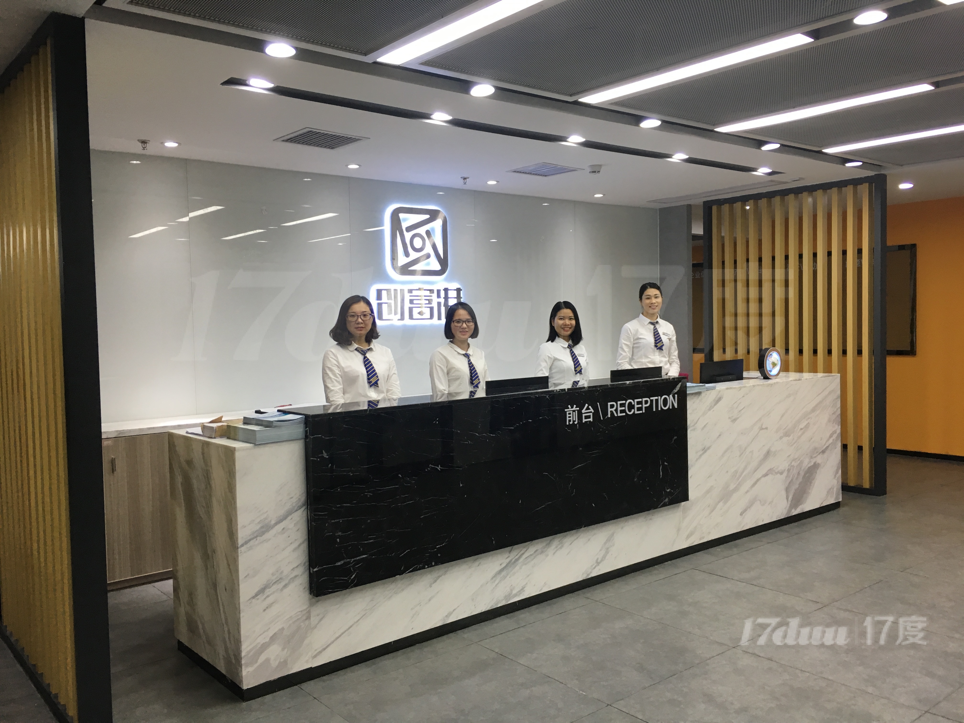  龙华小面积办公室出租【赠送备案租赁凭证】