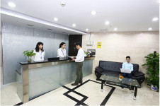 南山科兴科技园办公室出租，靠窗3-4人间，可出红本解除异常