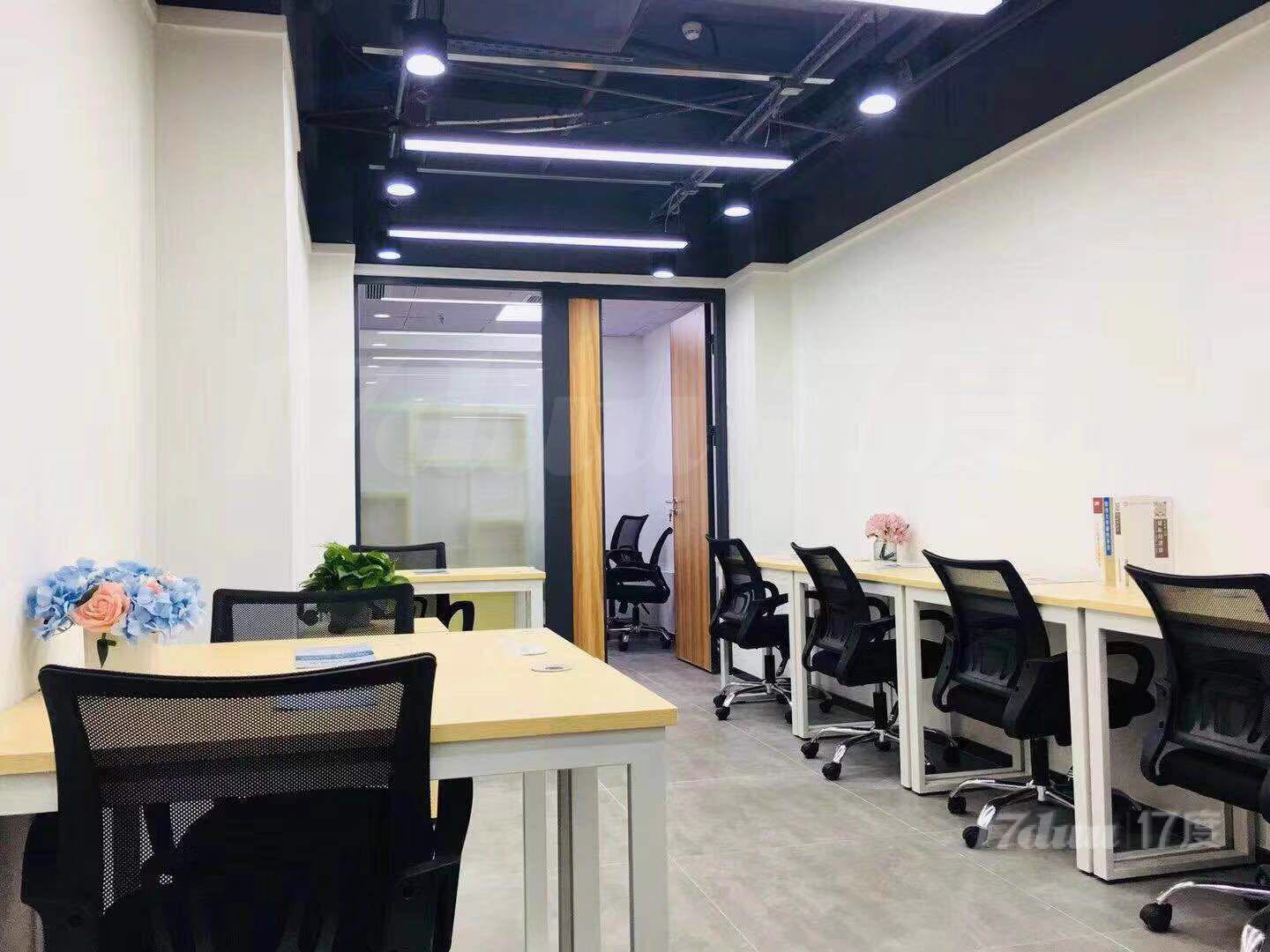 精装精装办公室卡位580元出租，有红本可地址托管，解除异常 