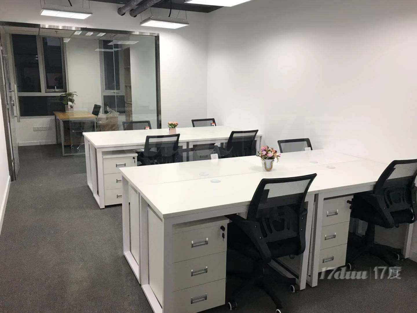 五四广场精装带家具小型办公室低价出租