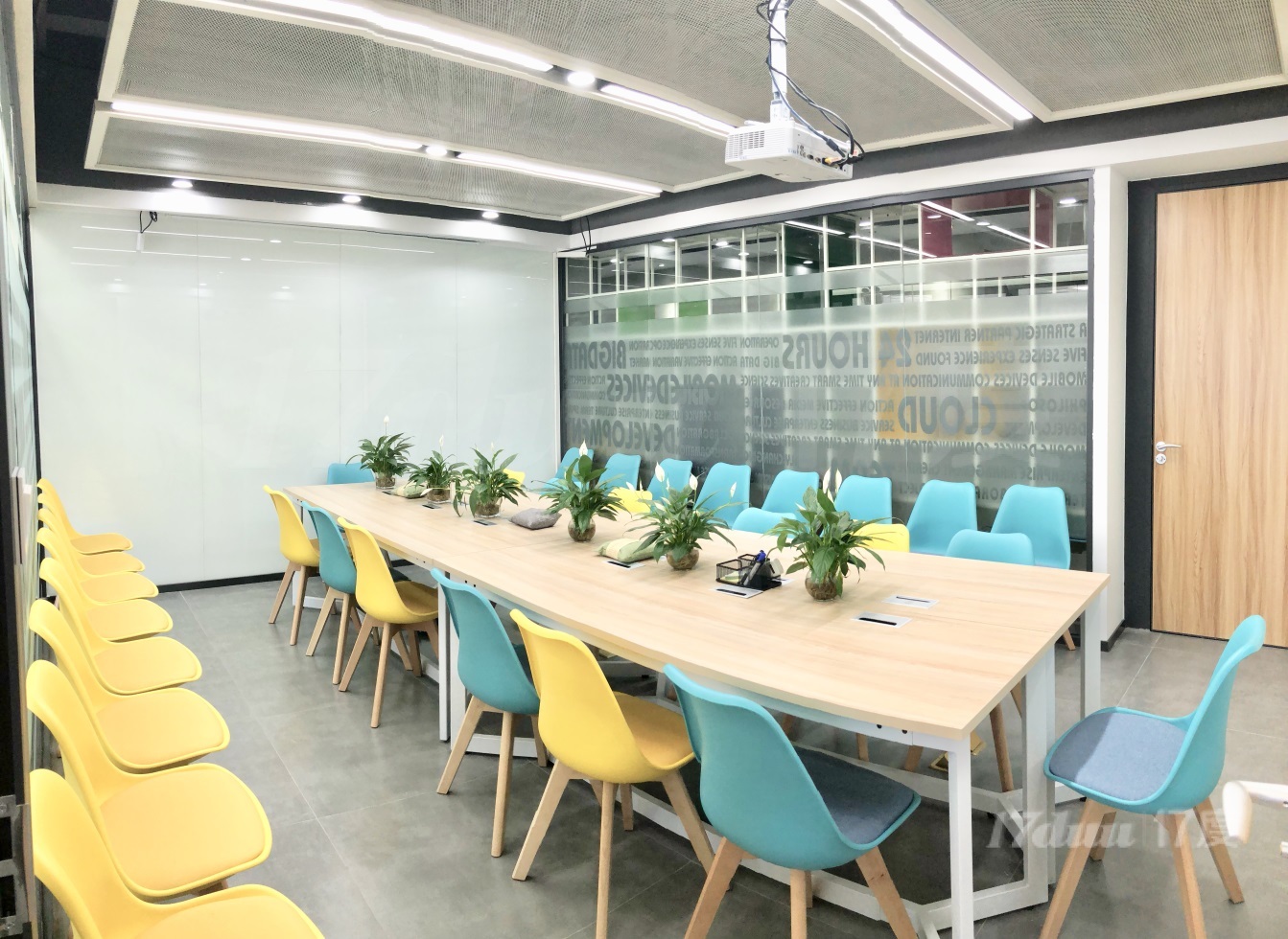 布吉南岭办公室出租，新店招租价格便宜，配红本合同
