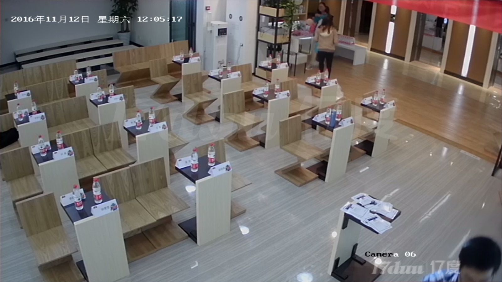 【地铁口】会议室培训室低价，可长租短租