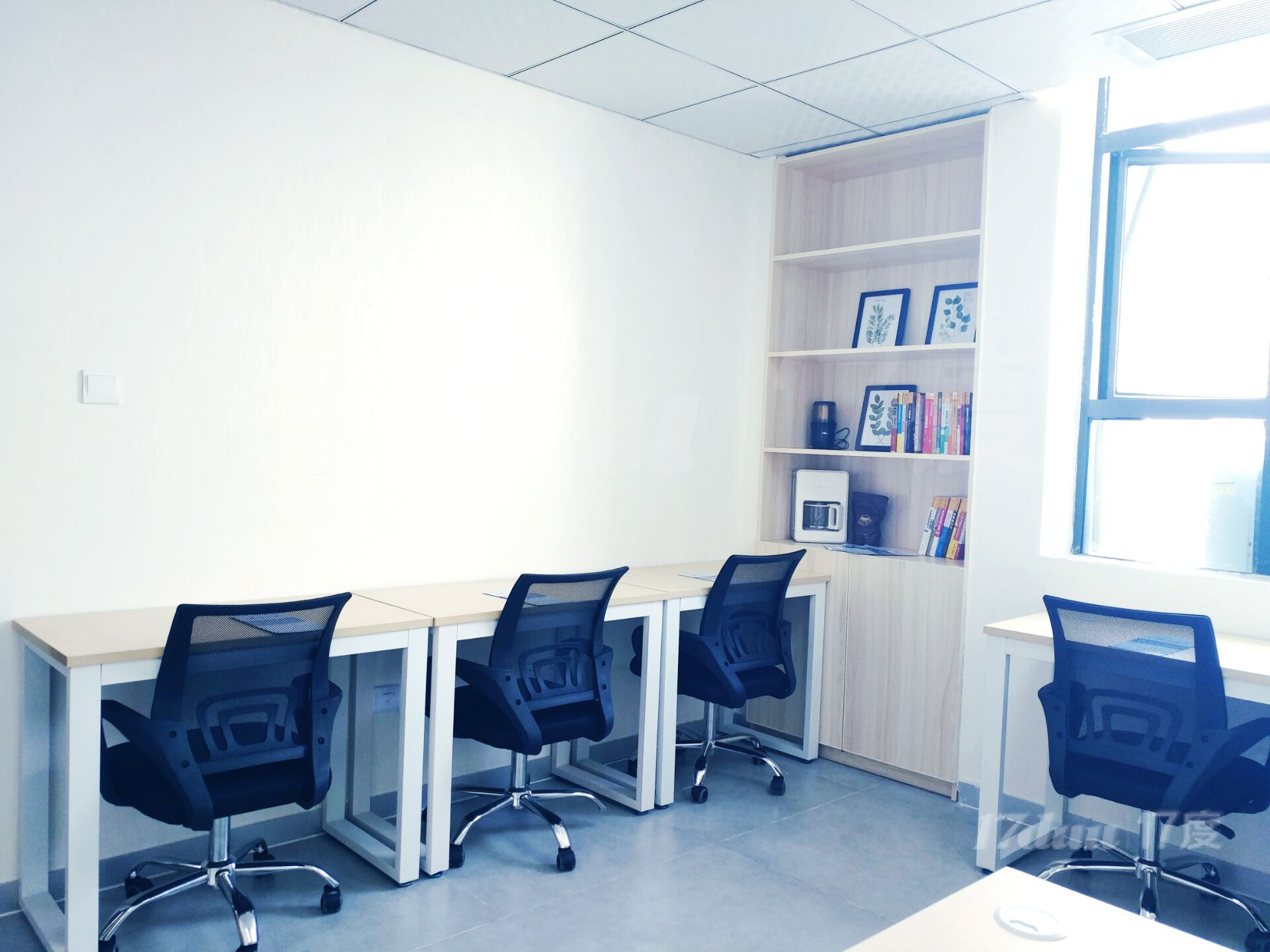 横岗全新装修1至10人小面积办公室 可办公可注.册