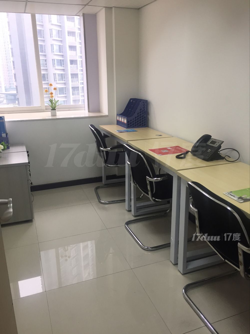 深圳宝安办公室超低卡位599起租独立小间可注册办公室出租