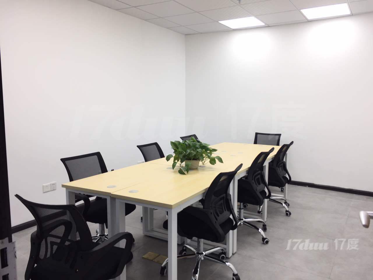 岗顶上盖3至10人办公室 即租即用 可注册可挂靠