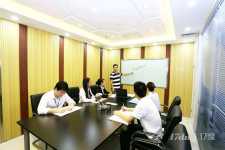 深圳甲级写字楼会议室培训室出租100元/小时，配套齐全来