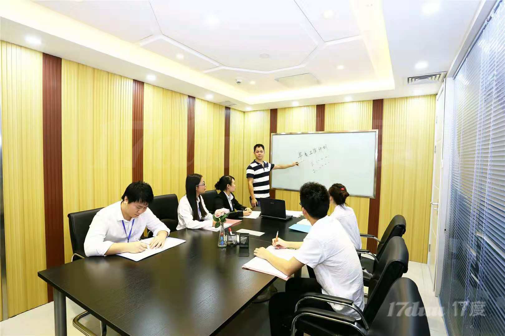 深圳甲级写字楼会议室培训室出租100元/小时，配套齐全来
