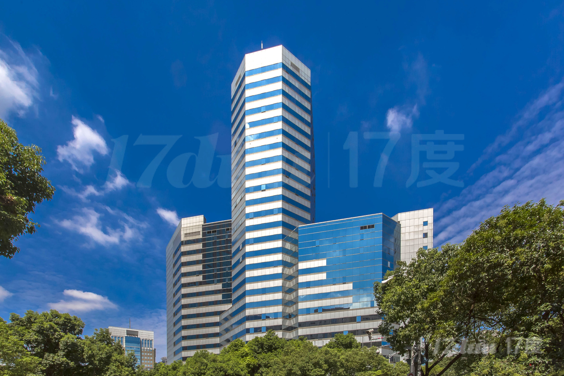 长宁区虹桥板块甲级办公楼，多种面积可供选择，欢迎预约看房。