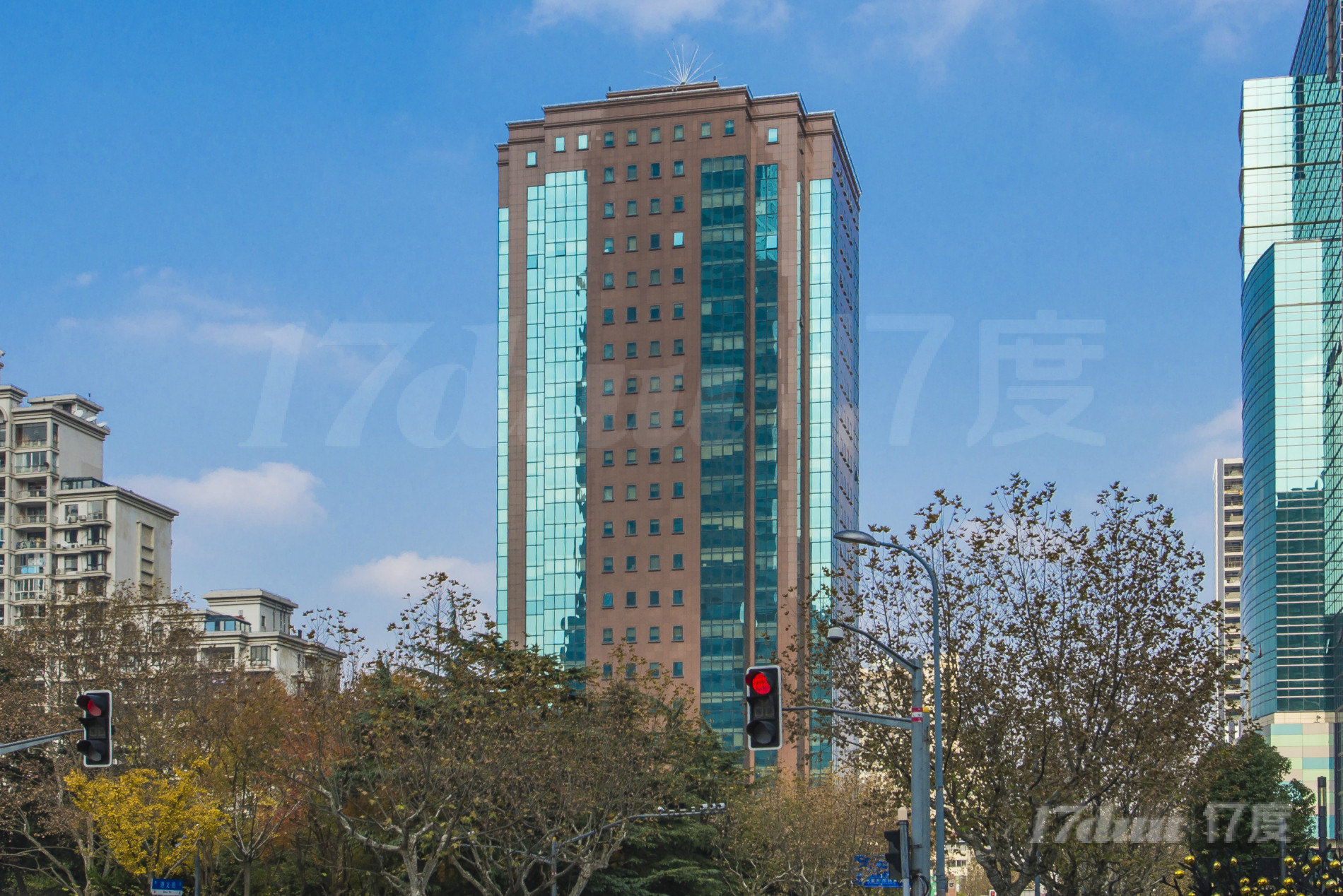 长宁虹桥板块甲级办公楼出租，多种面积可供选择，欢迎预约看房。