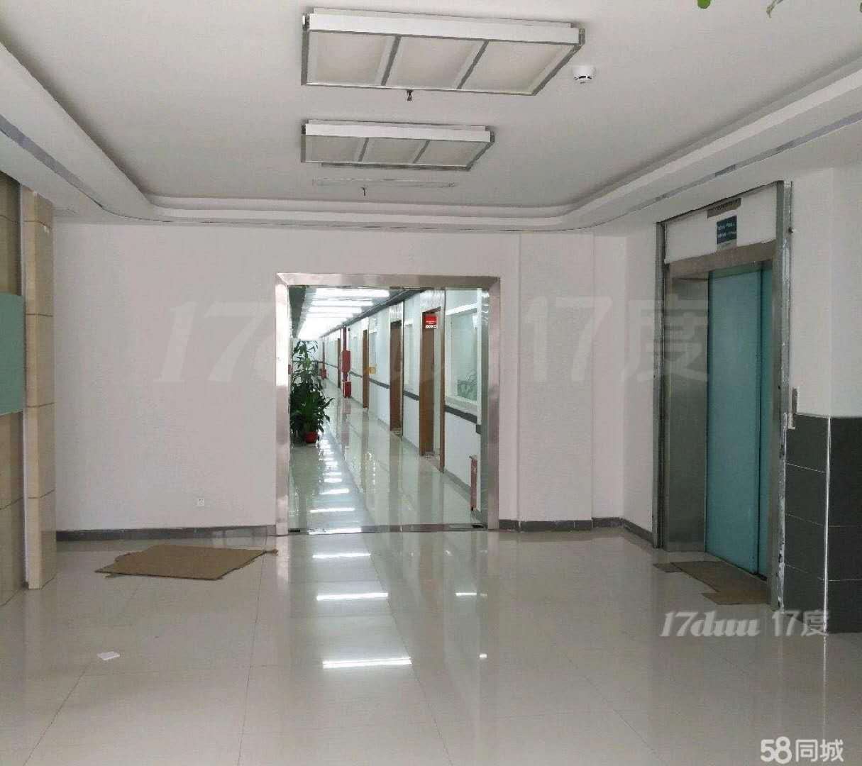 南山地铁口新装825平纯办公带电梯物业