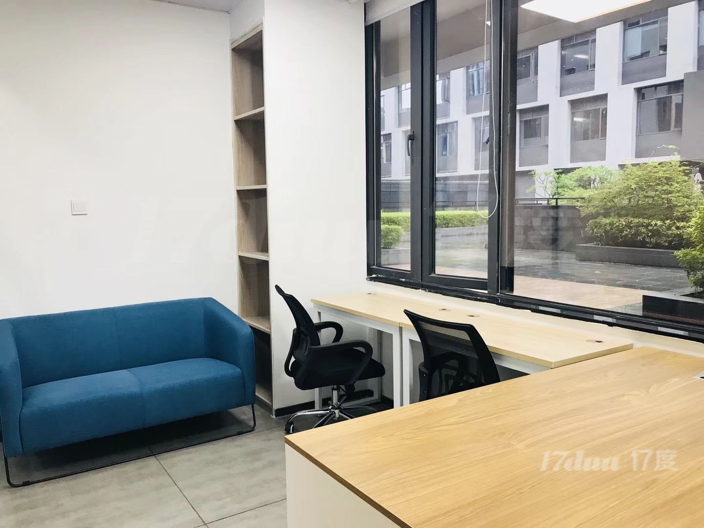 一个工位的时间 月入千百万 城市之巅 800元/月