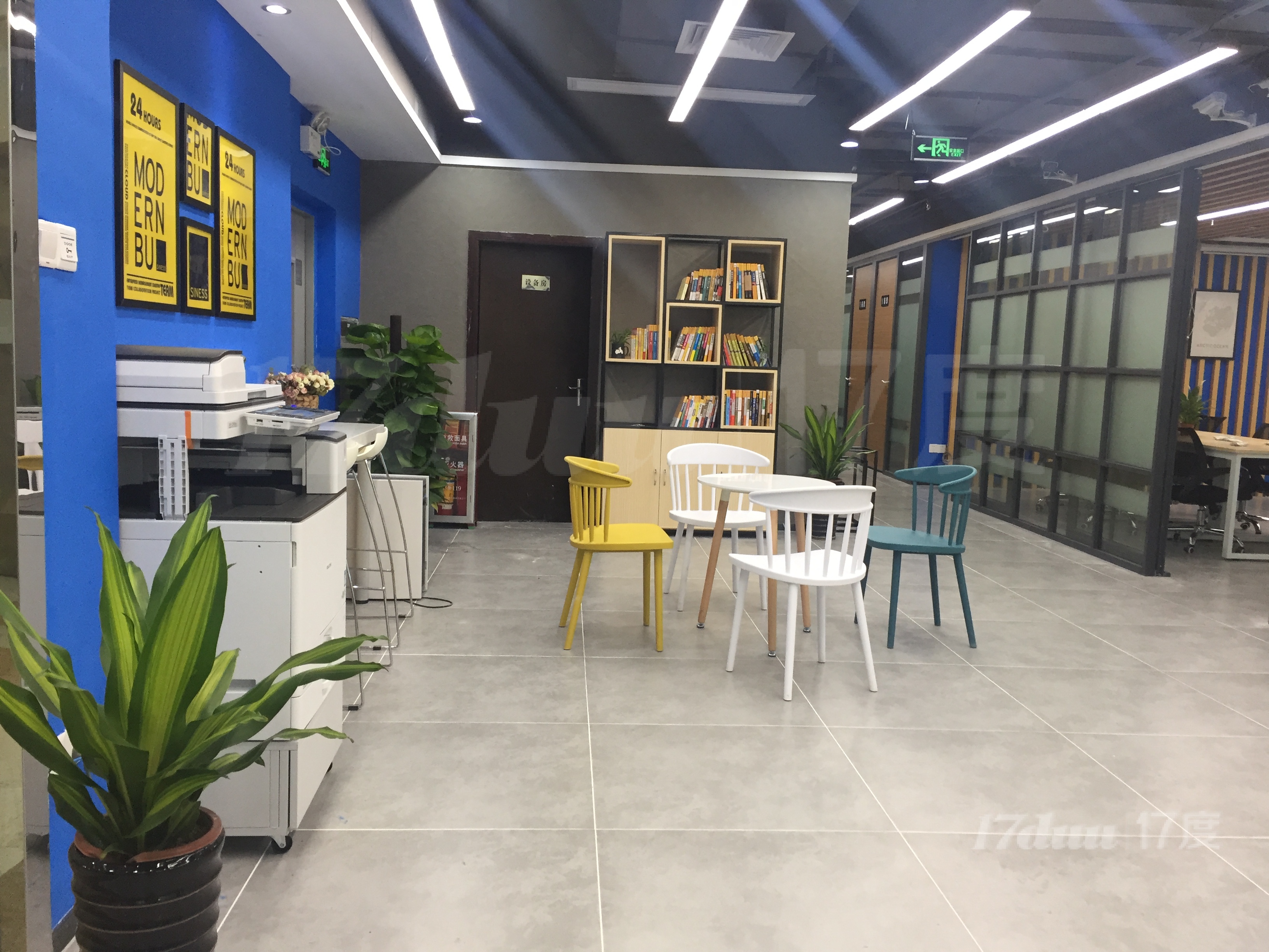 会议室出租，可日租可月租，200元/小时，靠近地铁岗顶站