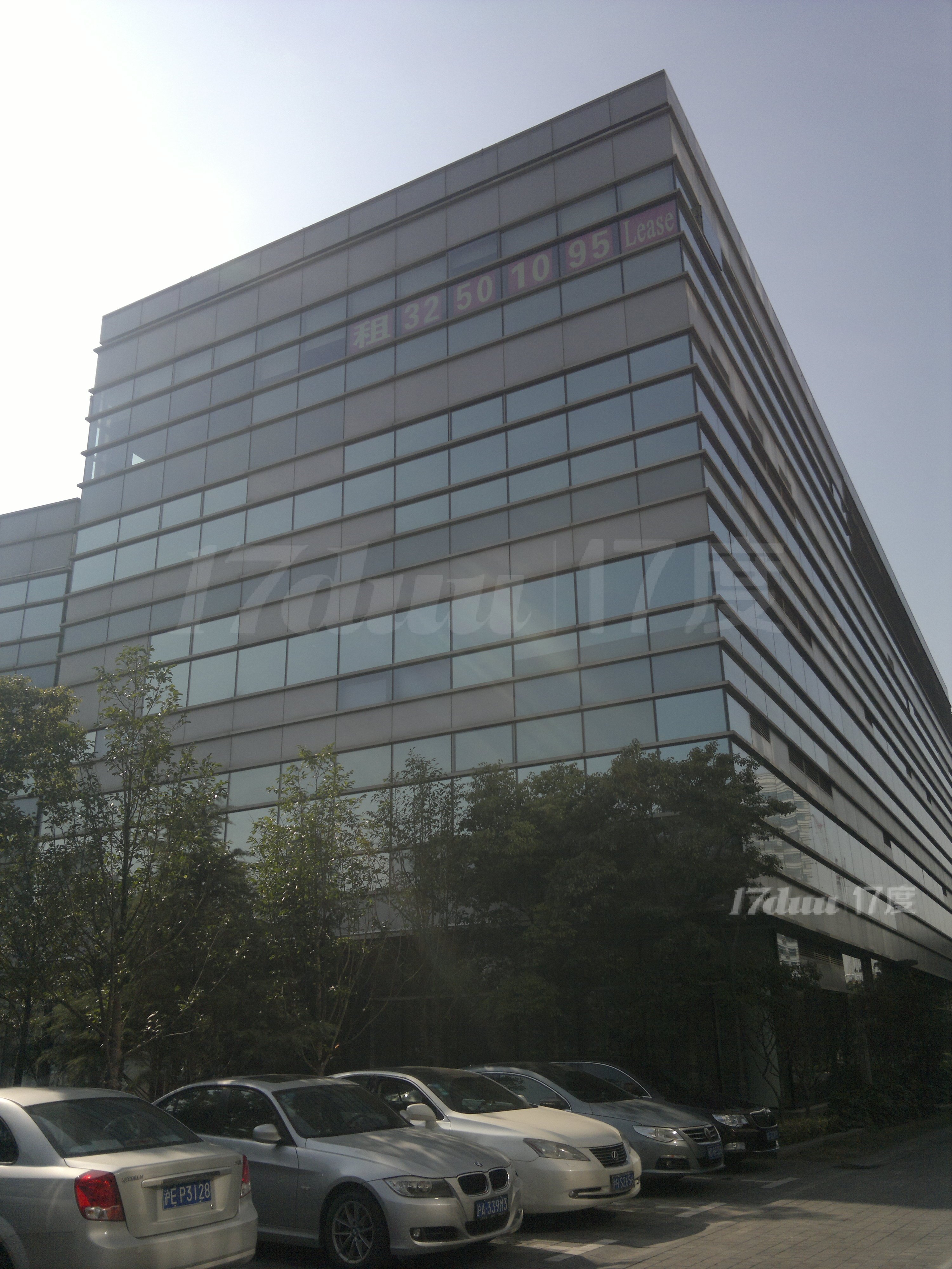 北岸长风，长风版块甲级办公楼，户型方正正对电梯口，欢迎预约。