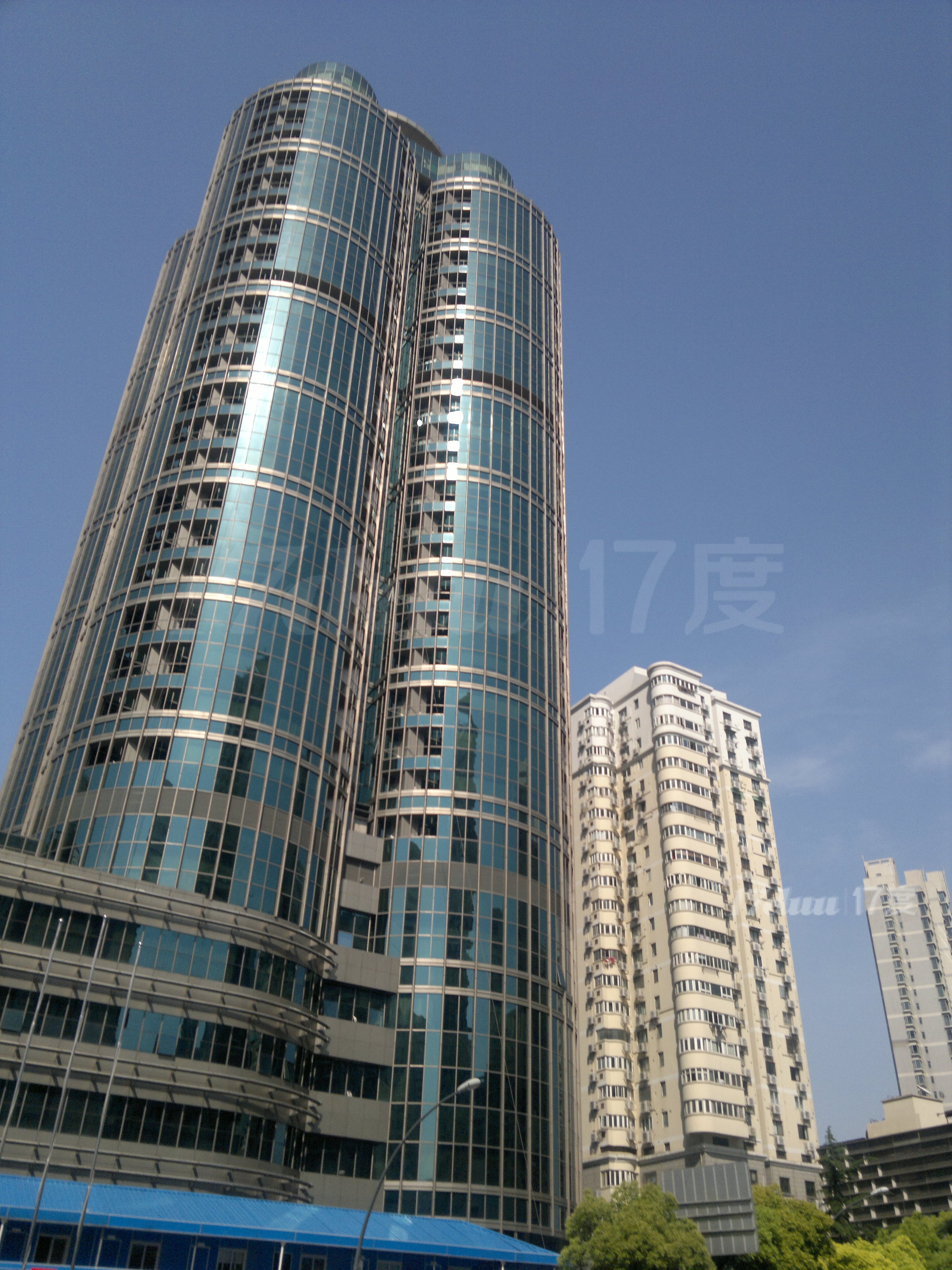 武宁路地铁上盖，智慧广场，精装修带家具，欢迎预约。