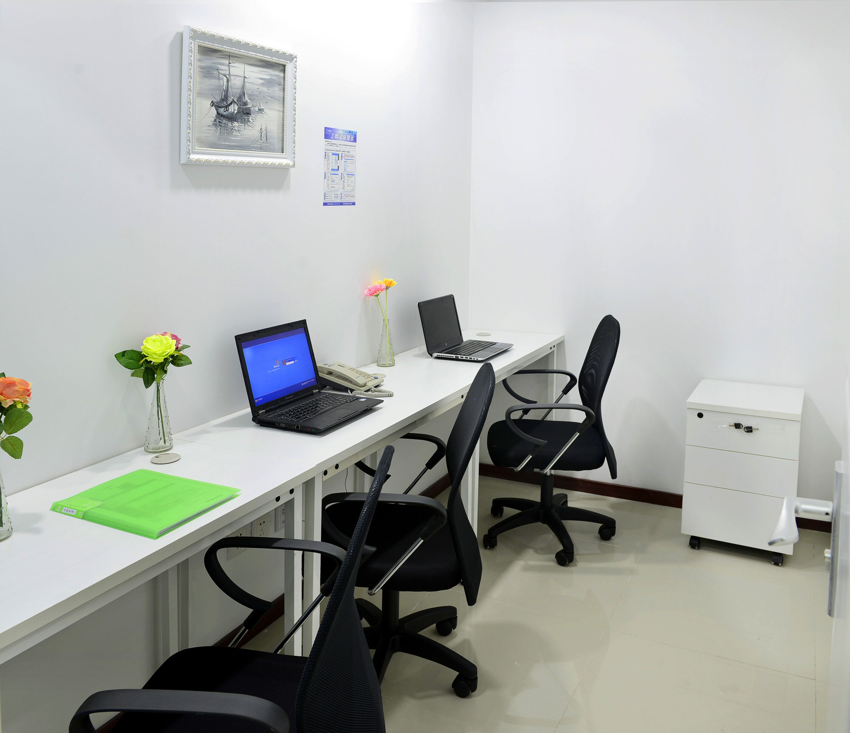 商务中心写字楼独立办公室出租,无杂费带家私,非中介