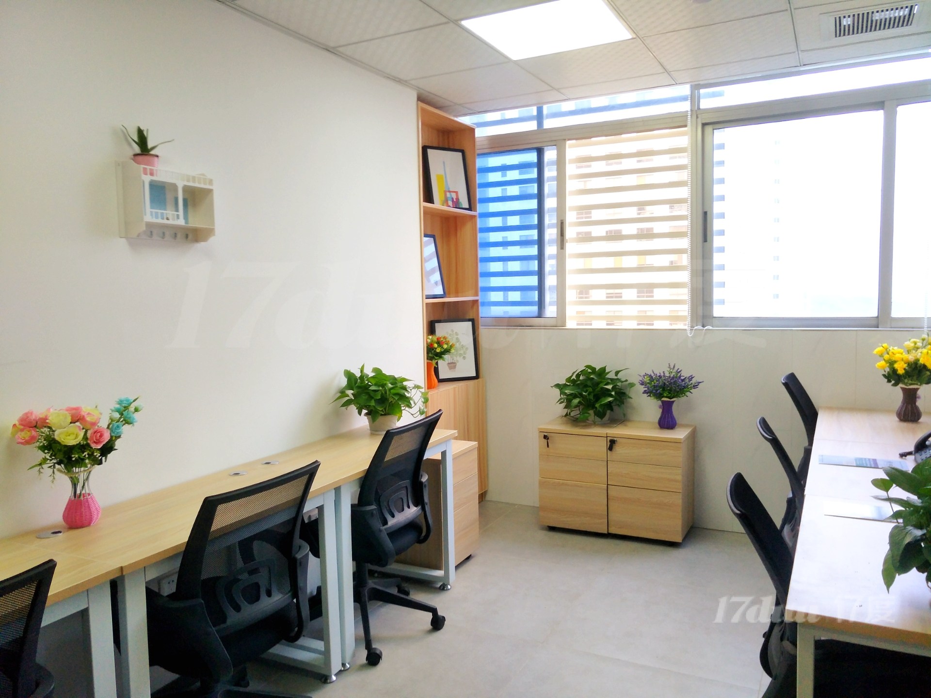 华强北小办公室出租特价1380费用全包