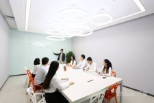 大落地窗视野好，前海高科全包式精装小面积写字楼出租
