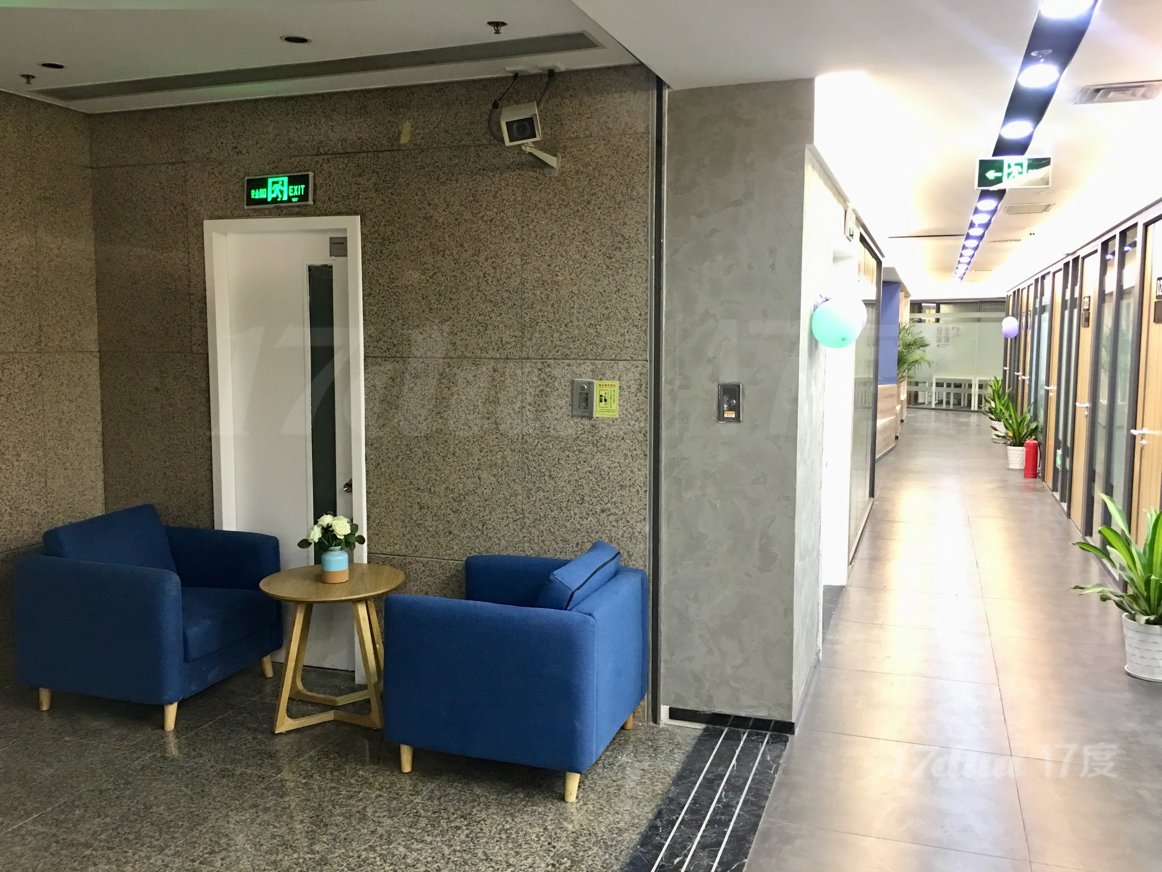 西乡办公室出租1280有红本可注册解除异常场地证明卡座出租