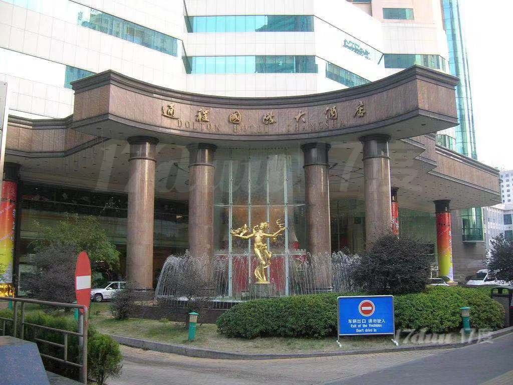 （出租）打破传统办公模式 全新家私水电 拎包即可办公