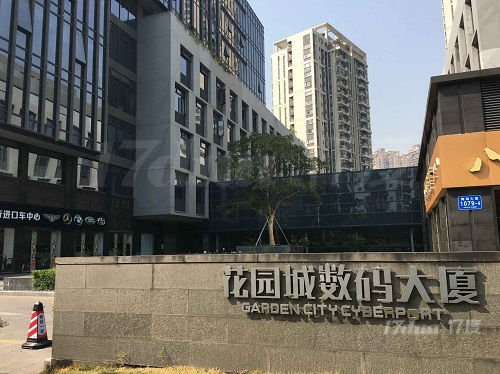 ?精装办公室直租近地铁口，配家私，可做仓库网红直播间，限时折