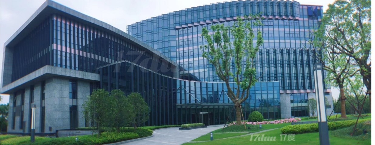 地铁口 送露台 精装修 拎包入住 随时看房